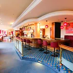 Plaza Premium Отель 4*