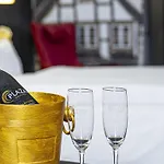 Plaza Premium 4* Шверин