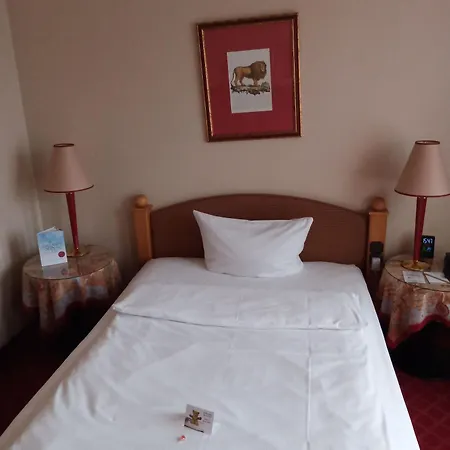 Plaza Premium Hotell