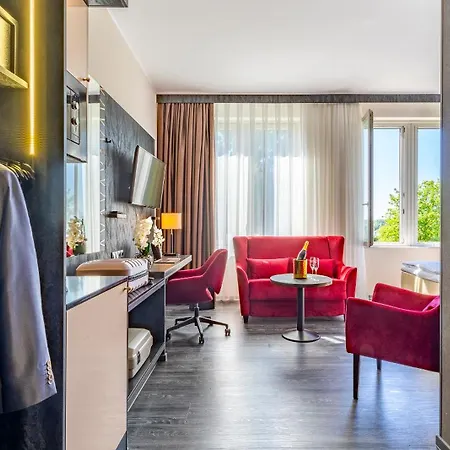 Hotel Plaza Schwerin; Sure Collection By Western