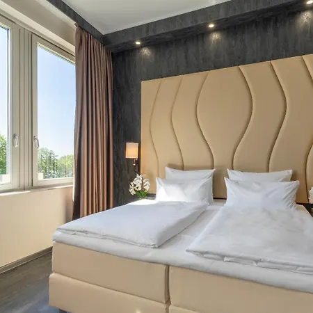 Hotel Plaza Schwerin; Sure Collection By Western 4*