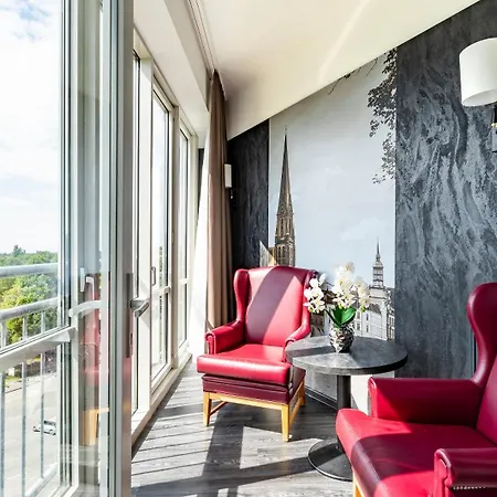 Plaza Premium Hotell