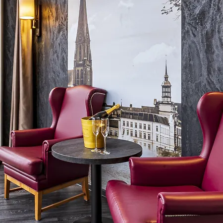 Plaza Premium Hotell 4*