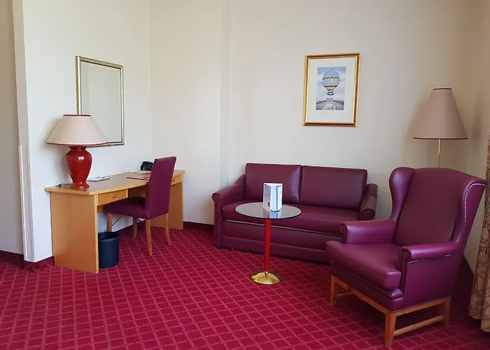 Hotel Plaza Premium 4*